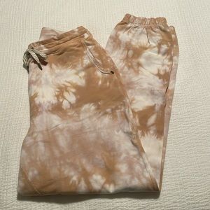 Vuori joggers. Size small